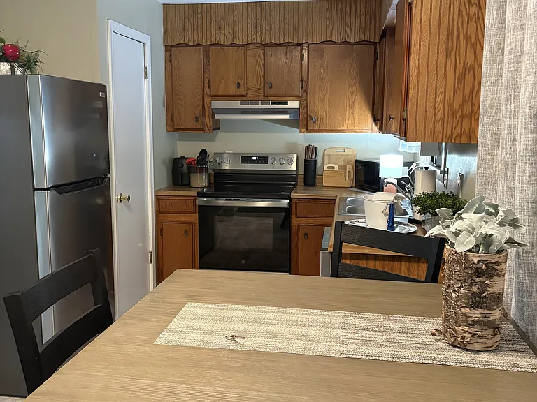 1803 Thomas Ln #A — Photo 7