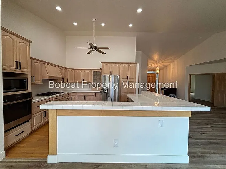 1300 Bridle Way — Photo 9