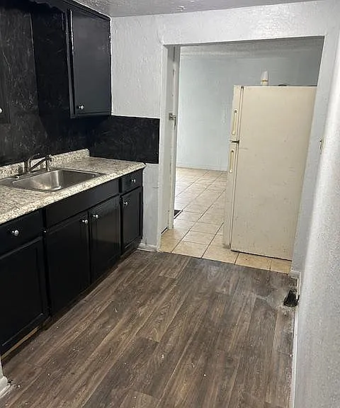 3315 S Youngs Blvd — Photo 4