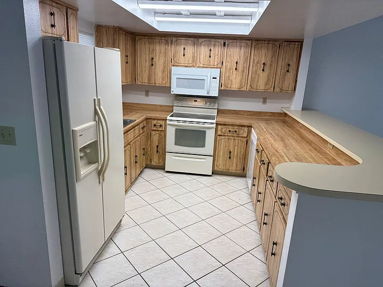 7646 Landmark Dr — Photo 3
