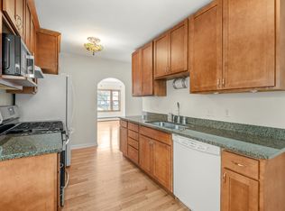 3821 Foss Rd #3, Minneapolis, MN 55421