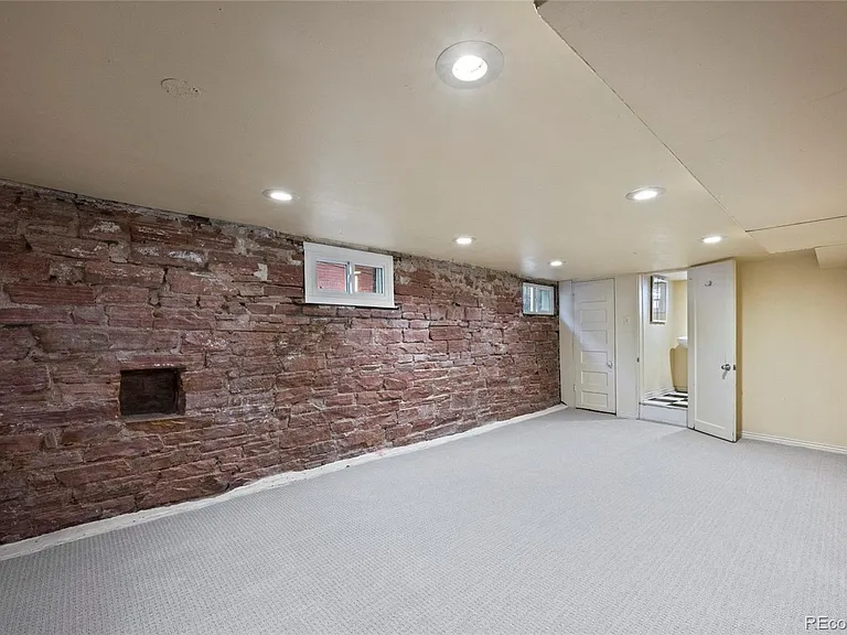 3019 N Gaylord St — Photo 15
