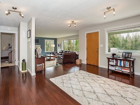 4th image of 2409 S Greeley Dr