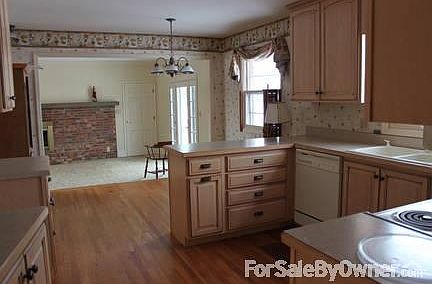 5th image of 466 W Hill Valley Dr