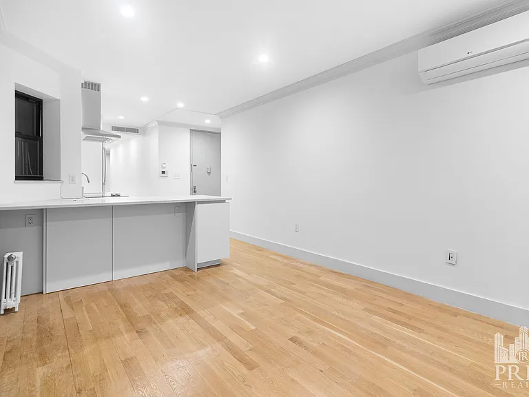 339 E 75th St #3W — Photo 3