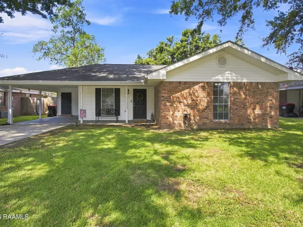 130 Marietta Dr, Youngsville, LA 70592
