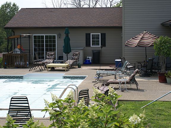 2nd image of 638 Turner Dr