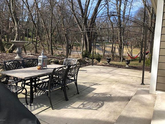 3rd image of 6729 Muirfield Ct SE