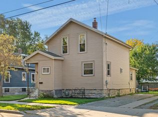 333 W 11th Ave, Oshkosh, WI 54902