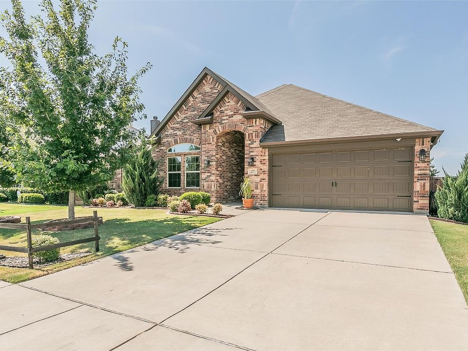1st image of 277 Hilltop Dr