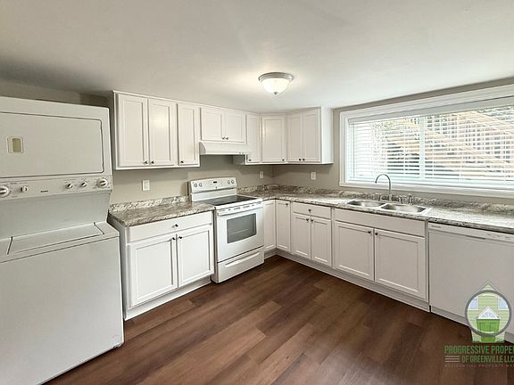 4th image of 108 Central Ave #C