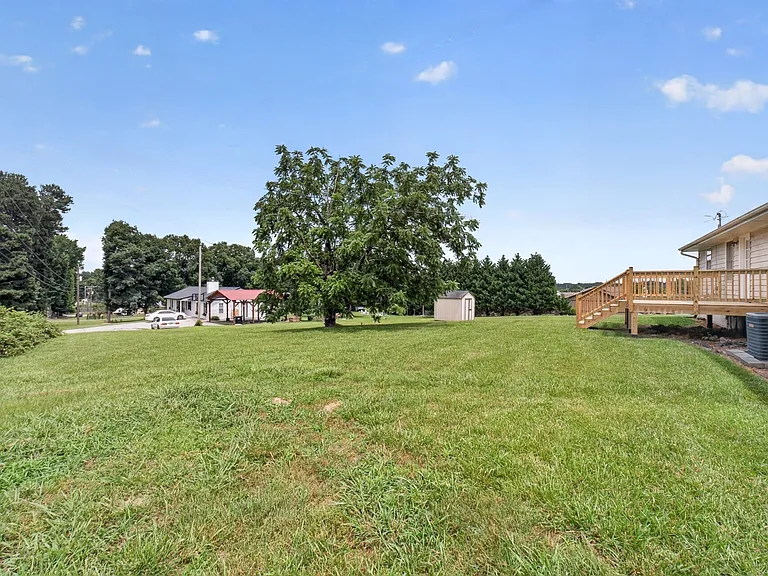 2591 Doc Hughes Rd — Photo 39