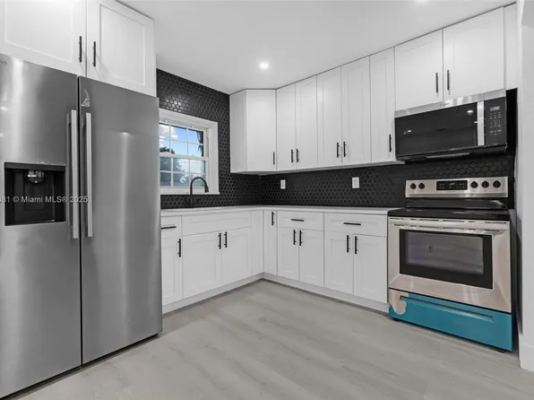 2101 NW 189th Ter, Miami Gardens, FL 33056