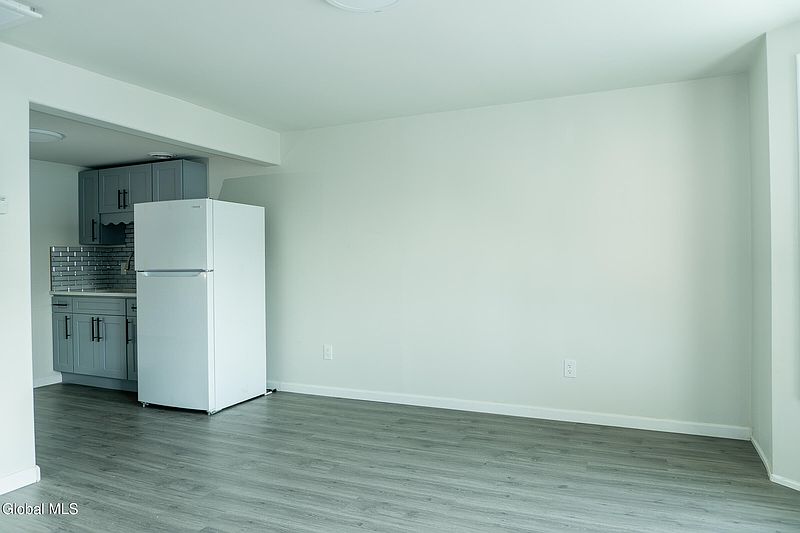 5th image of 311 Craig Street