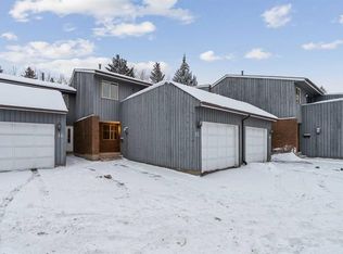 803 N Varsity Estates Dr NW #15, Calgary, AB T3B 4W5