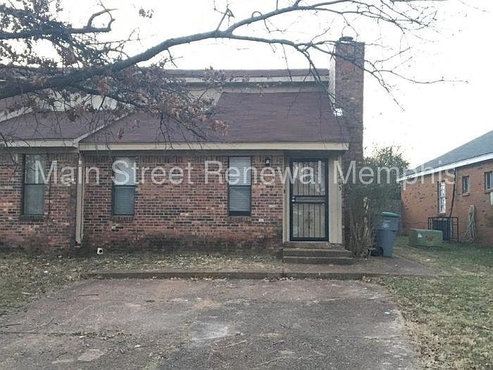 1st image of 2463 Chiswood St