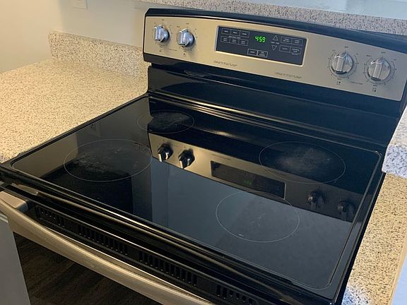 3rd image of 1475 E Date St #121