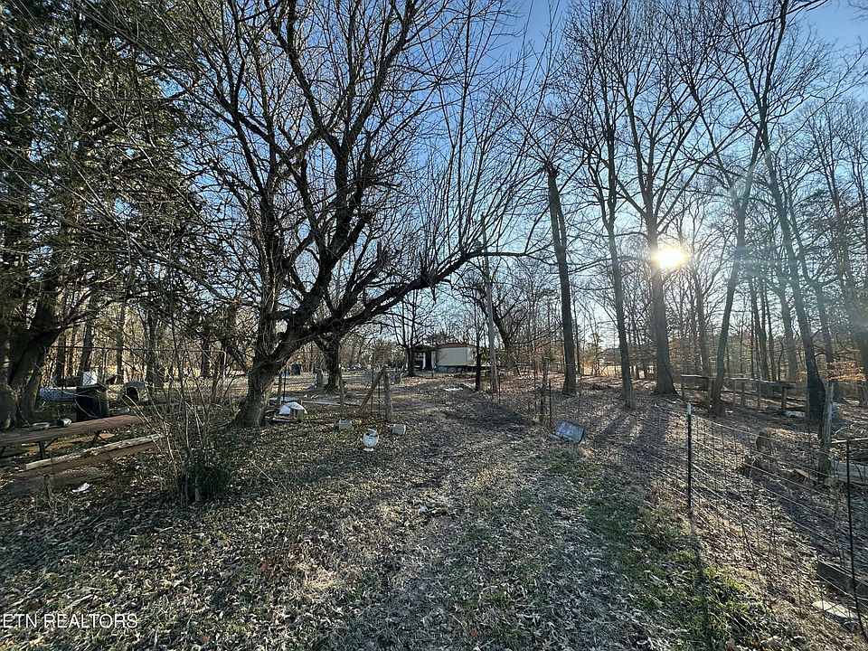 1st image of 616 N Wooddale Rd