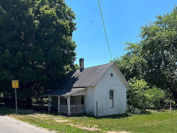 5th image of 203 N Fountain St