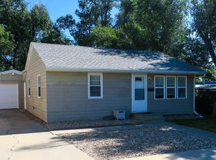 304 S Jefferson Ave, Pierre, SD 57501