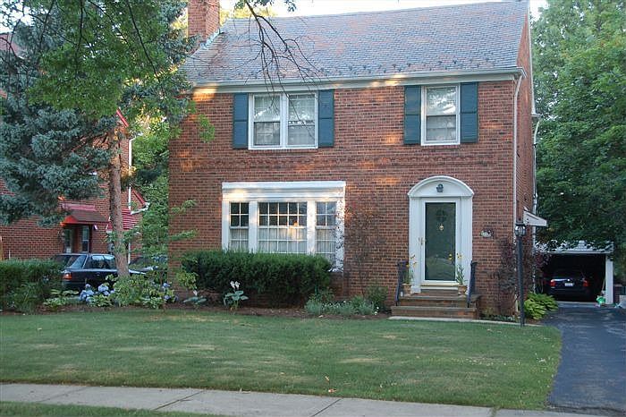 See the "listing site" link above for lots of photos and information!