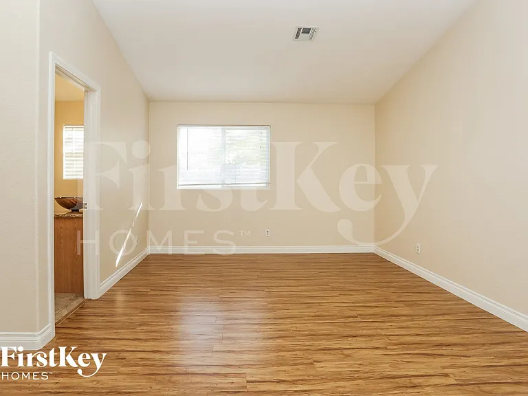 5412 Redview Ct — Photo 6