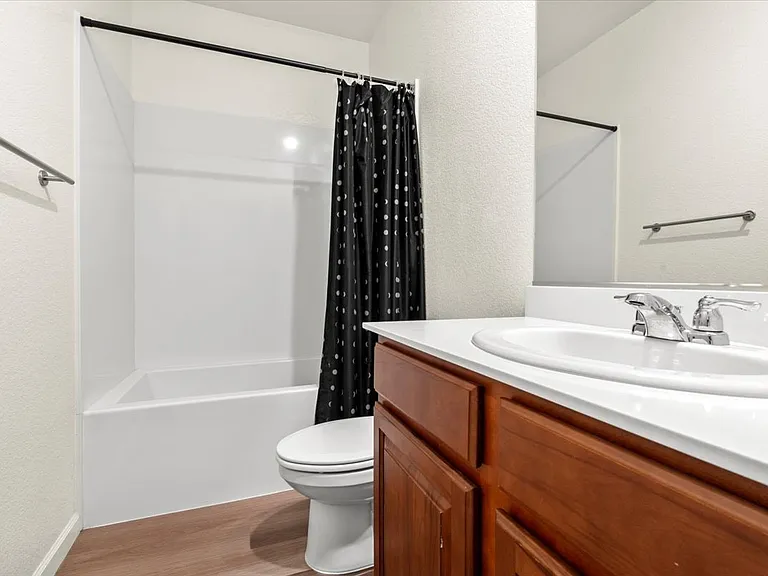 10400 Skynyrd Way — Photo 15