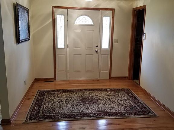 2nd image of 206 Venture Ln
