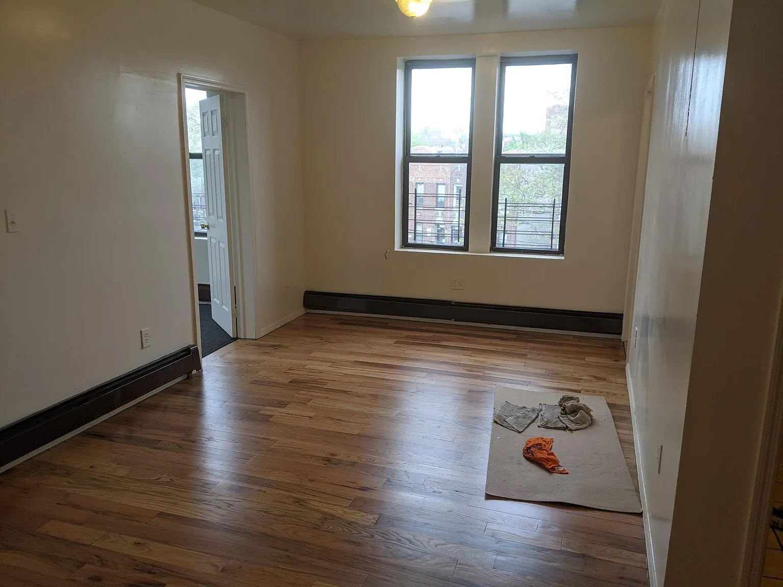 3 bed, 1.5 bath, 900 sqft, $3,595 — Photo 1