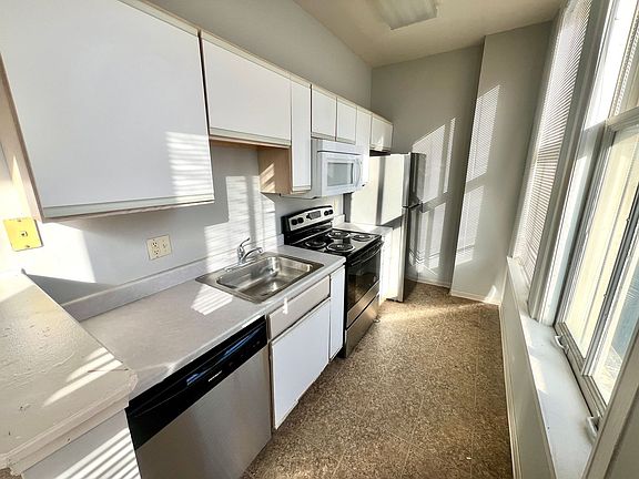 2nd image of 305 S 16th St APT 407