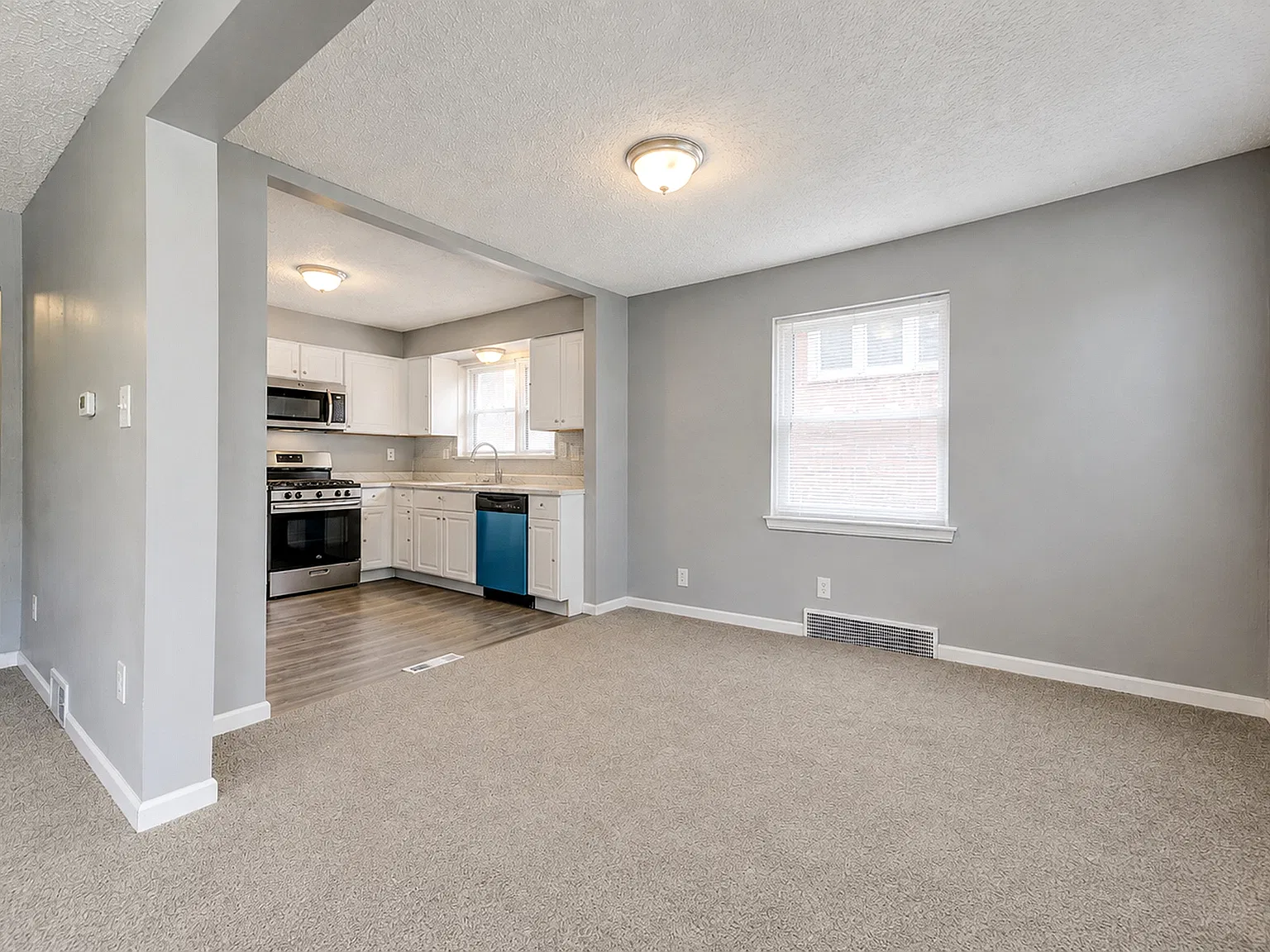 2 bed, 1008 sqft, $1,100 — Photo 3