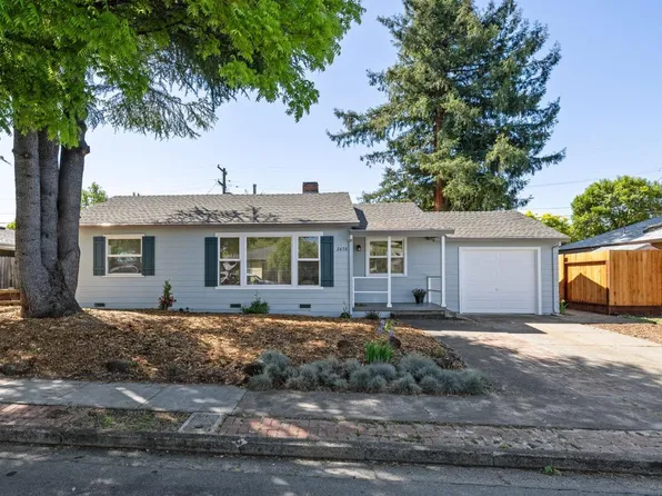 2638 Valley Center Drive, Santa Rosa, CA 95405