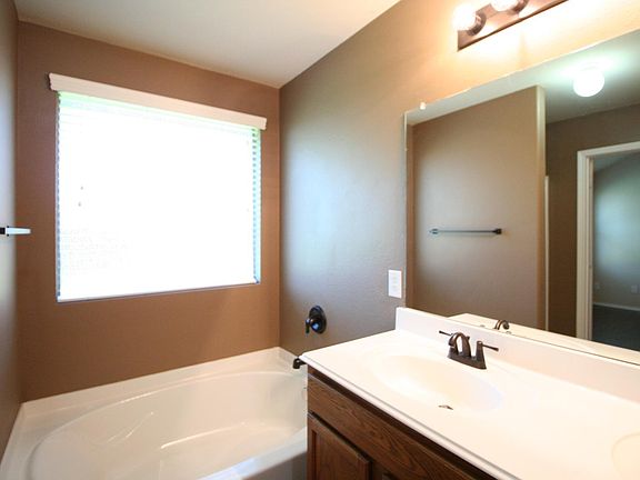 3rd image of 1038 Lancashire Ln