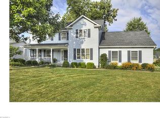 680 Blossom Dr, Amherst, OH 44001