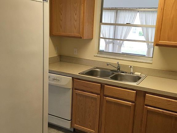 5th image of 2222 Greenwich Dr #51