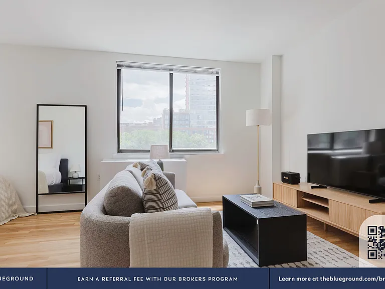 434 W 19th St #6A — Photo 4