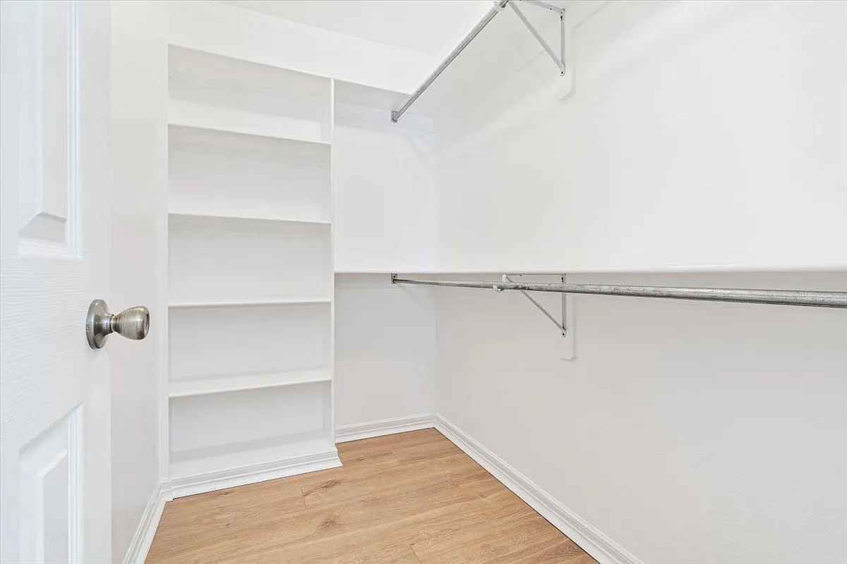 3 bed, 1342 sqft, $1,875 — Photo 4