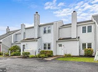 143 Valley Cir, Newark, DE 19711