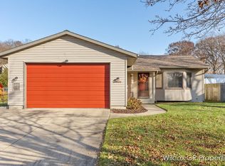 3324 Statesman Ct NE, Grand Rapids, MI 49525