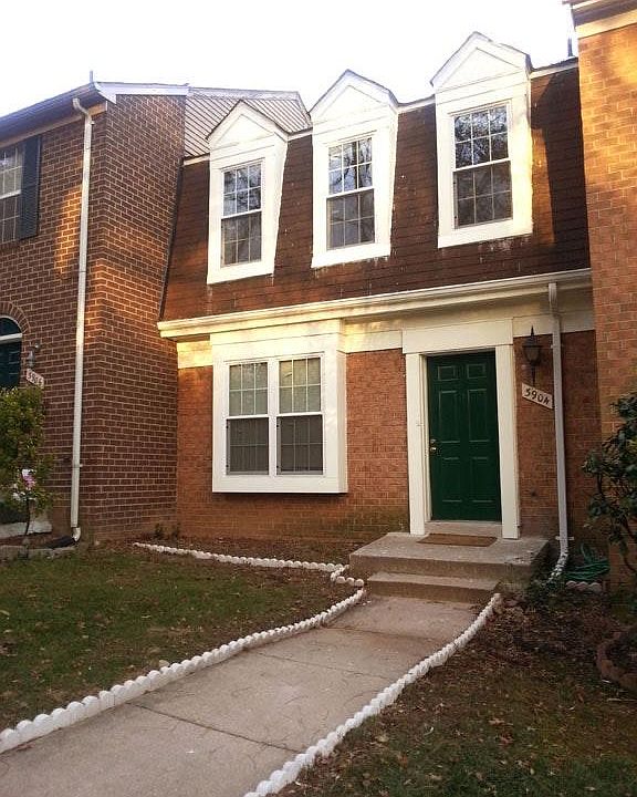 Front of the lovely townhome