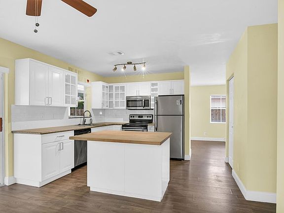 3rd image of 6279 Island Way #6279