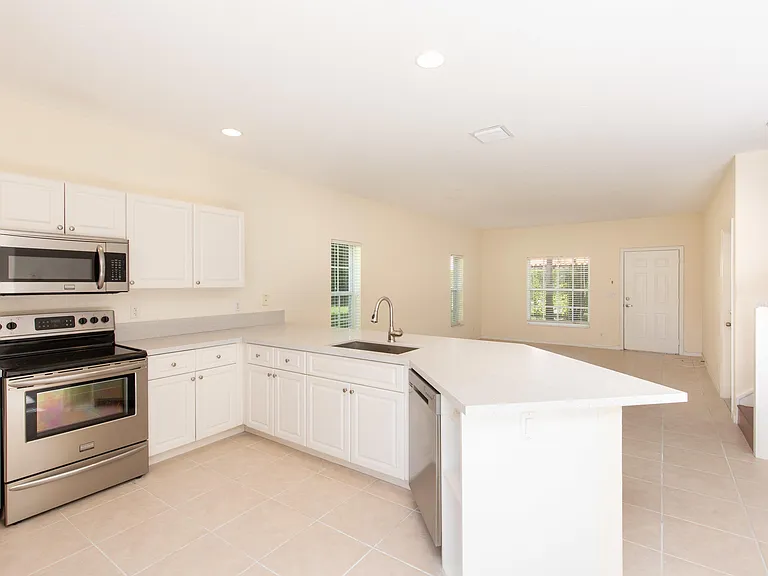 13513 Fountain View Blvd — Photo 8