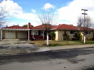 1502 3rd St, Sanger, CA 93657