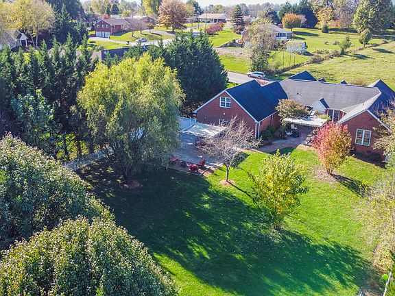 2nd image of 277 Stonegate Dr