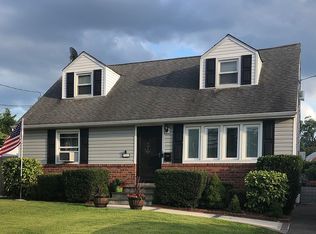 2090 Monroe Ave, Bellmore, NY 11710