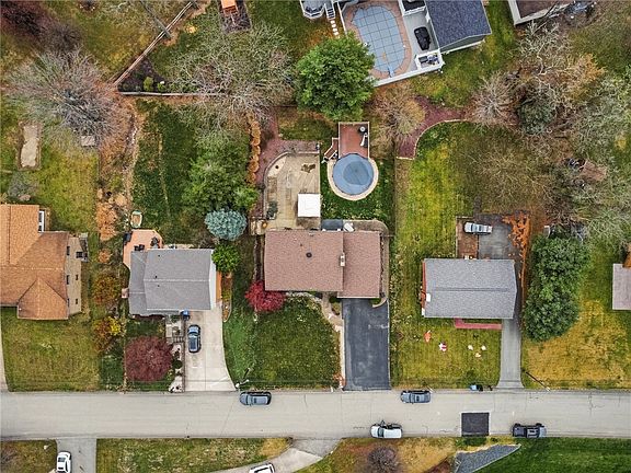 5th image of 141 Charles Dr