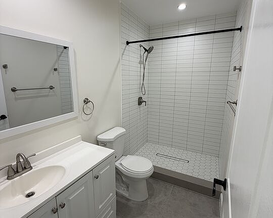 3rd image of 6533 Costello Ave