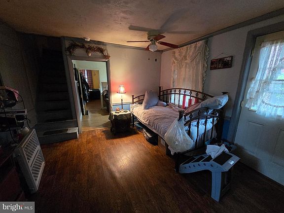 5th image of 538 E Queen St