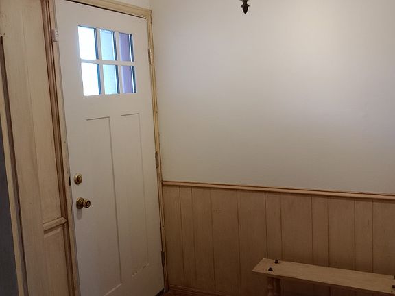 5th image of 415 E Washington Ave APT 4