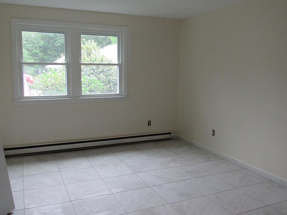2nd image of 95 Woodland Hls